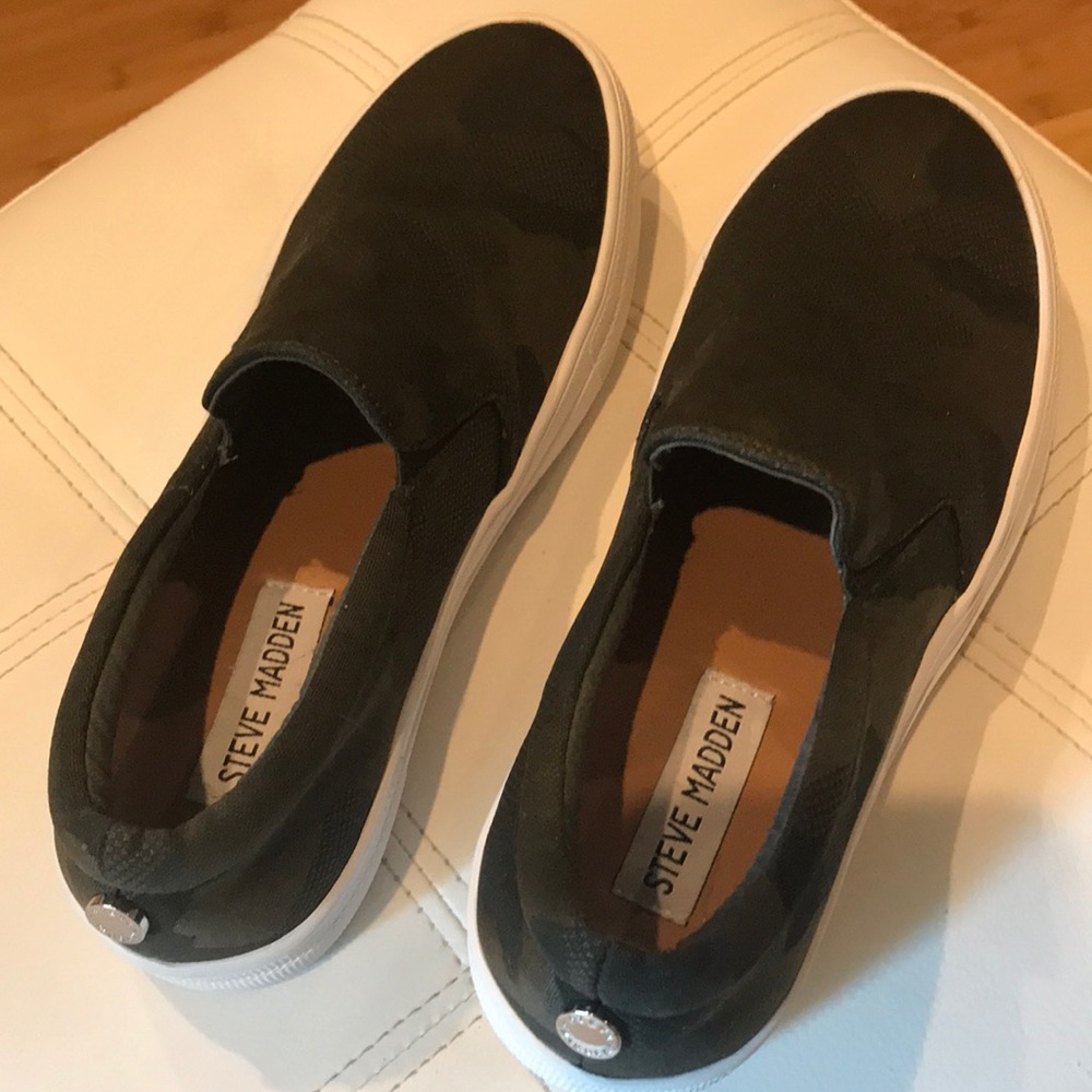 Steve Madden Camo Slip-On Sneaker